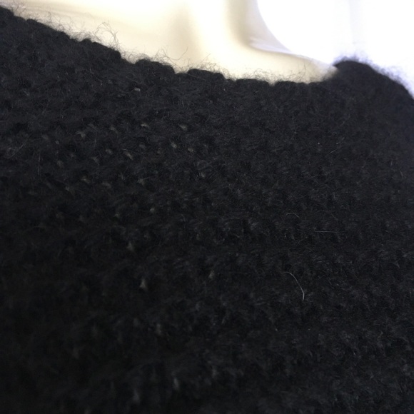 Black soft pullover sweater - Picture 5 of 9